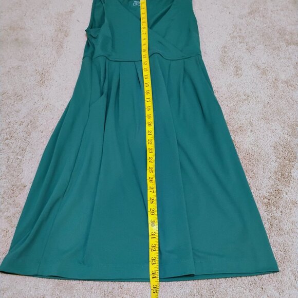 Eddie Bauer Woman's V neck Sleeveless Dress Size S - Picture 2 of 7